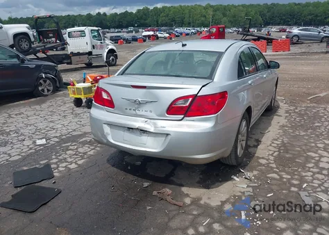 2010 Chrysler Sebring Limited z USA, uszkodzony, nr VIN 1C3CC5FB5AN225937